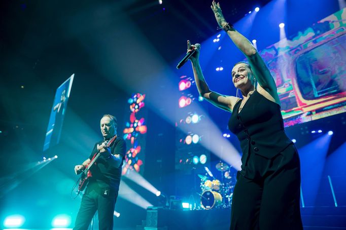 Koncert k 60. výročí Olympicu v pražské O2 areně objektivem fotografa Radoslava Vnenčáka. Praha, 18. prosince 2023