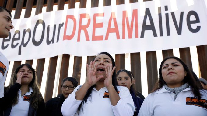 Rozzlobení "dreamers" během protestu proti politice Donalda Trumpa.