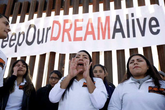 Rozzlobení "dreamers" během protestu proti politice Donalda Trumpa.