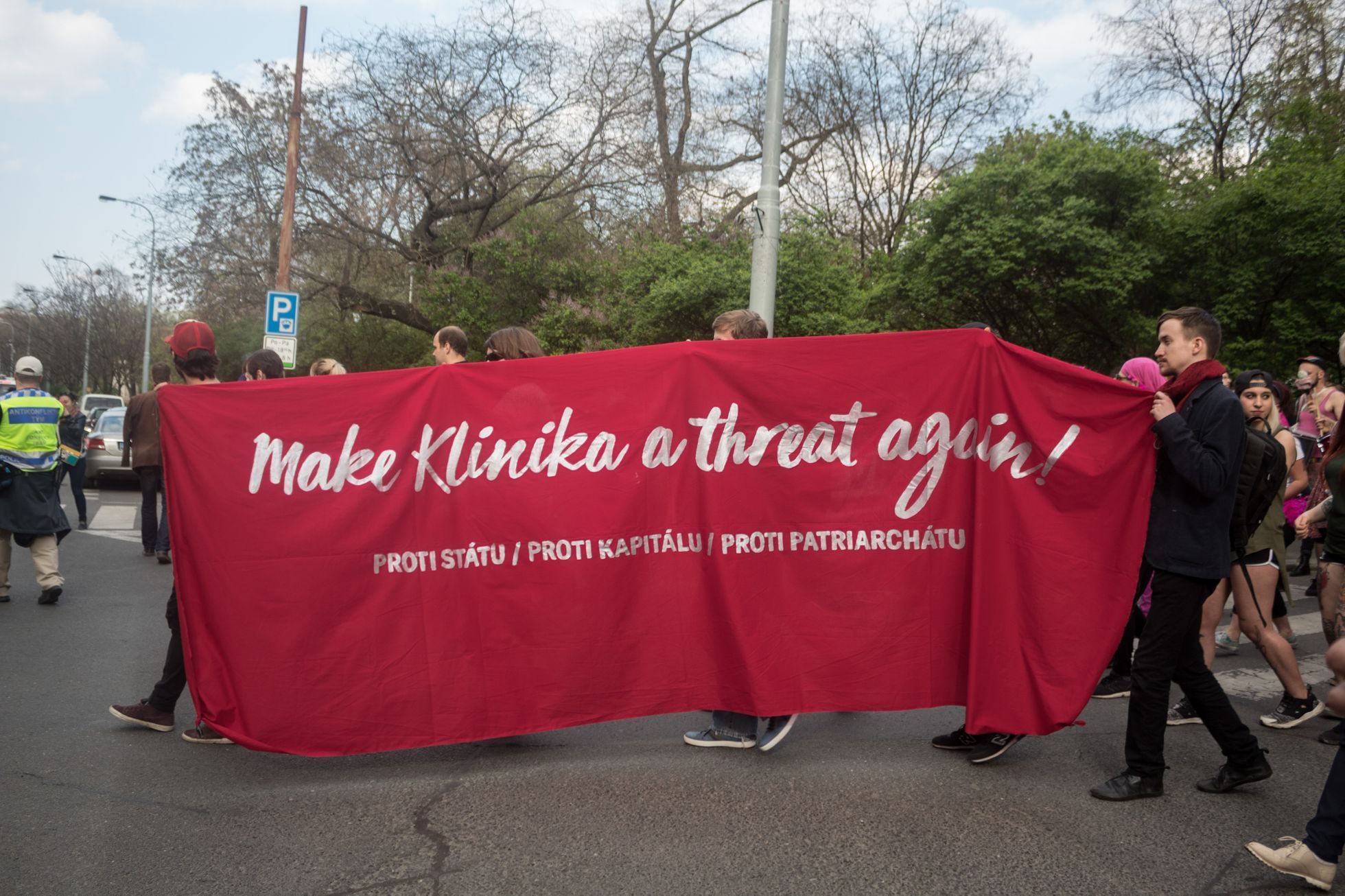 Demonstrace za zachování Kliniky