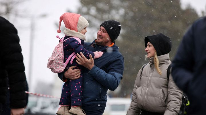 Sněmovna schválila pětitisícový příspěvek pro rodiny s dětmi; Zdroj foto: Reuters