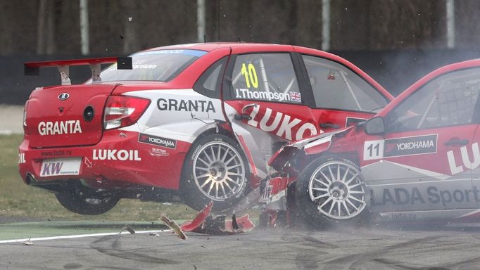 MS cestovních vozů (WTCC),.Monza 2013: Alexej Dudukalo a James Thomspon, Lada Granta