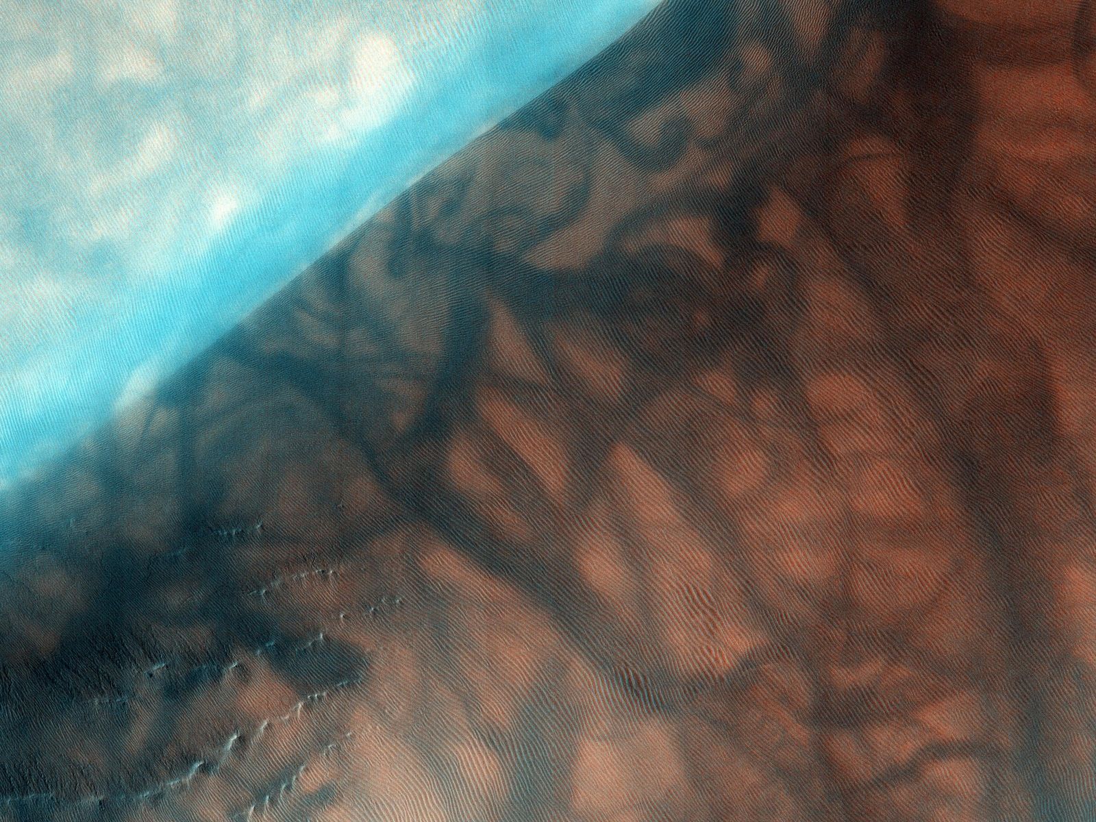 Fotogalerie / Fascinující pohledy na povrch Marsu / NASA / 21