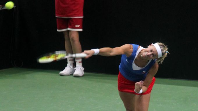 Andrea Hlaváčková se spolu s Barborou Záhlavovou-Strýcovou postaraly o rozhodující třetí bod ve čtyřhře.