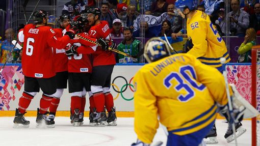 Kanada-Švédsko, finále: Kanaďané slaví gól na 1:0 a smutný Henrik Lundqvist (30)