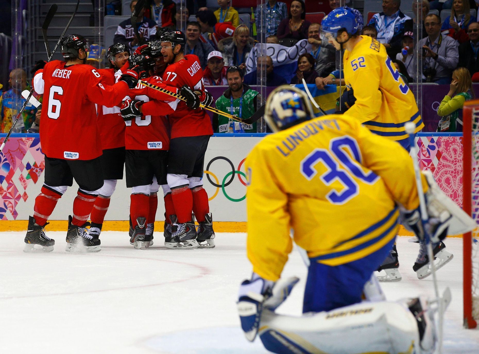 Kanada-Švédsko, finále: Kanaďané slaví gól na 1:0 a smutný Henrik Lundqvist (30)