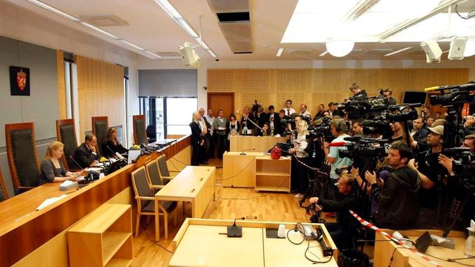 Tisková konference po prvním přelíčení soudu v Oslu 25. 7.