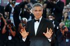 George Clooney slaví 60 let. Skvěle hraje i točí, dvakrát čelil smrti