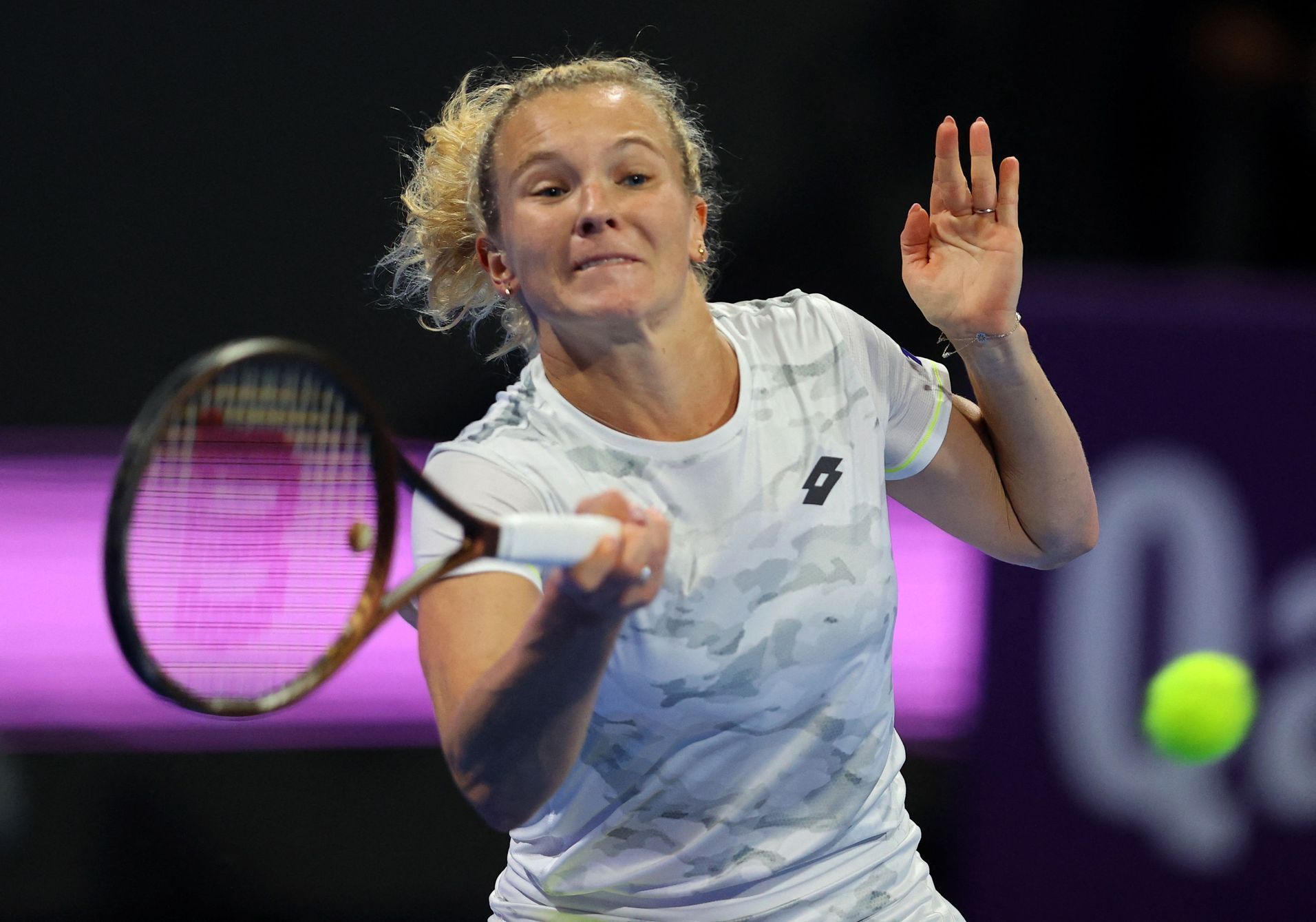 Kateřina Siniaková v zápase druhého kola na turnaji v Dauhá 2024