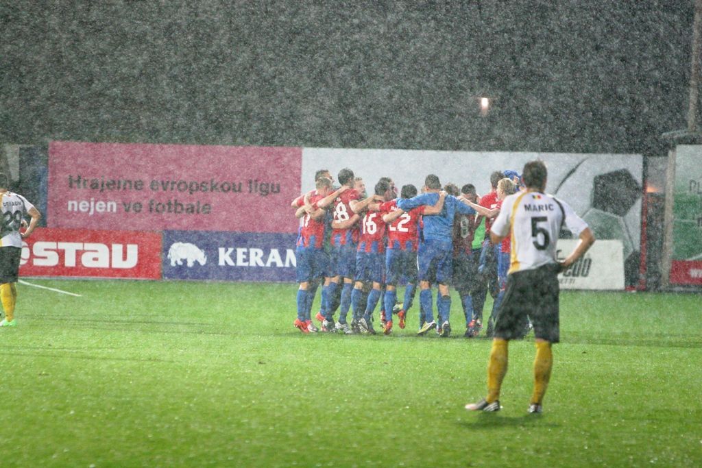 Fotbalisté Plzně v odvetném utkání kvalifikace Evropské ligy 2012/13 s Lokerenem.