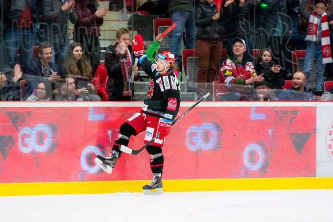 Třinec - Pardubice, 7. čtvrtfinále play-off 2018: Ondřej Kovařčík