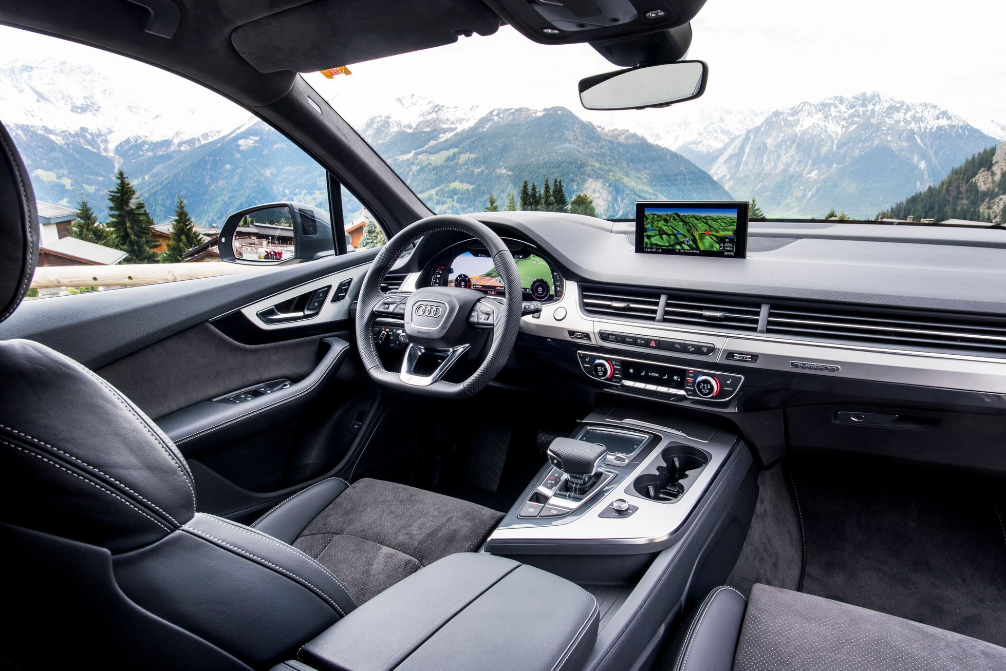Audi Q7 2015  - interiér