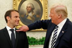 NATO je ve stavu mozkové smrti, prohlásil Macron a zkritizoval Trumpa. Rusy potěšil
