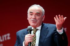 Chce to šok. Existuje jen jeden způsob, jak dostat Rusko na kolena, říká Kasparov