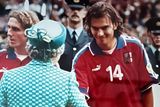 Na Alžbětu II. na sociálních sítích vzpomínala řada sportovců. Fotbalista Patrik Berger se s ní setkal během fenomenální jízdy české reprezentace až do finále ME 1996.