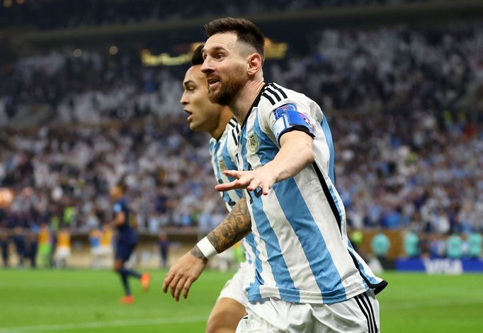 Finále MS ve fotbale 2022, Argentina - Francie: Lionel Messi slaví gól na 3:2.