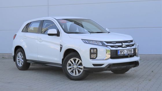 Švihácký okrskář. Ojeté Mitsubishi ASX je skromný držák, ale jenom na benzin