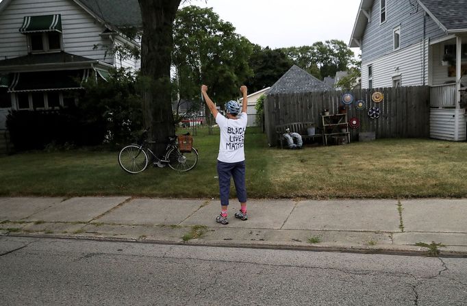 Americký prezident Donald Trump navštívil město Kenosha, kde probíhaly protesty proti policejnímu násilí.