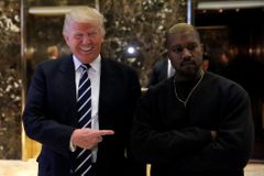 Kanye West ukázal módní kolekci Blexit. Má přimět černochy, aby opustili demokraty