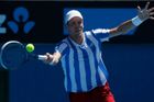 Letošní Australian Open začalo pro české barvy poněkud rozporuplně. Zatímco Tomáš Berdych si na úvod turnaje dle očekávání snadno poradil s Oleksandrem Nedovjesovem ...