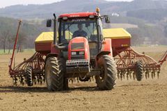 Ekologická zpráva se mračí na zemědělce, moc hnojí