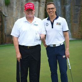 Finský prezident má recept na Trumpa. Golfovou diplomacii!