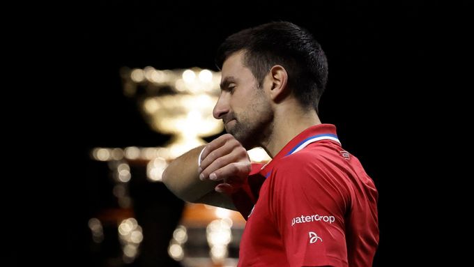 Novak Djokovič v semifinále Davis Cupu proti Itálii.