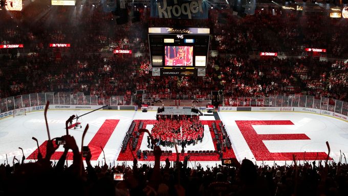 Red Wings se v posledním utkání základní části NHL loučili s Arenou Joea Louise.