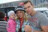 Klaun v kladenské nemocnici- Zuzana Belohorcová s dcerou a manželem