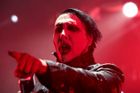 Recenze: Marilyn Manson stočil kormidlo ke kořenům. Křičí jako zamlada a zní to skvěle