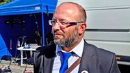 Stačilo, Kateřina Konečná, Daniel Sterzik, volby, poslanecká sněmovna, mítink, předvolební kampaň, komunismus, příznivci, Česká Třebová