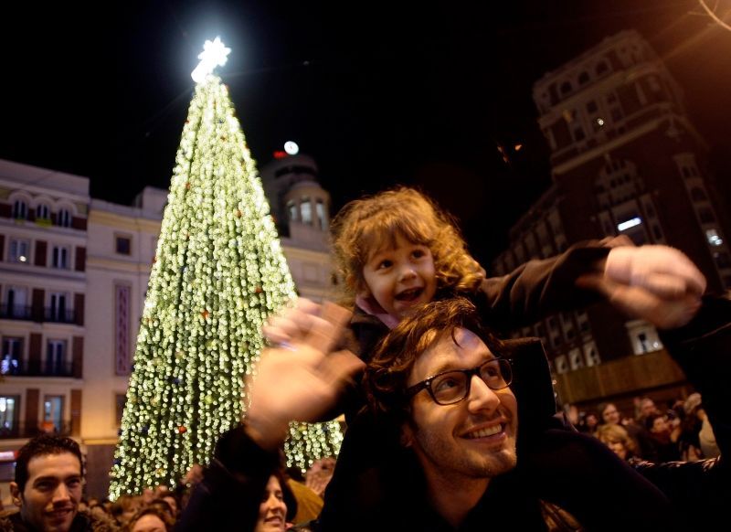 První adventní víkend se rozsvěcely stromečky