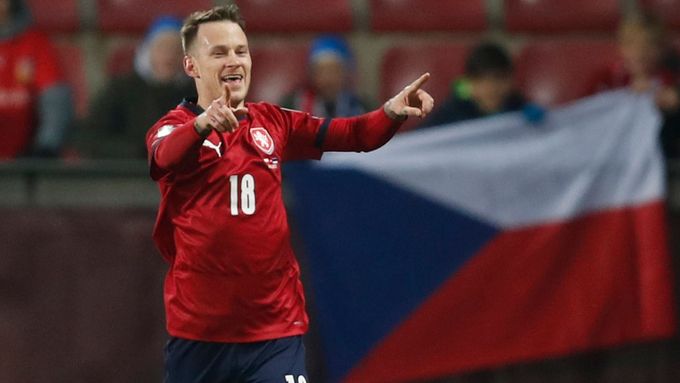 Jan Sýkora slaví gól v utkání kvalifikace MS ve fotbale Česko - Estonsko
