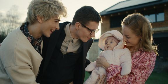 Tomáš Weber, Daniel krejčík a  Anna Jiřina Daňhelová v české komedii Milion.