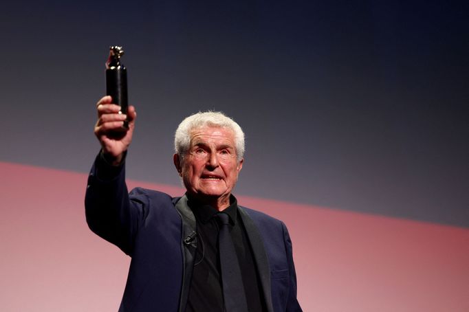 Claude Lelouch dostal cenu na benátském festivalu.