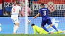Andrej Kramarič střílí gól v utkání kvalifikace MS 2026 Chorvatsko - Česko