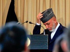 Afghánský prezident Karzáí nemá radost z možných přímých jednání mezi Tálibánem a USA.