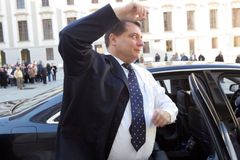 Paroubek: Se zrádci zatočíme