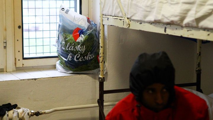Policisté zadrželi na Pardubicku mladíka z Afghánistánu, trpí infekční chorobou
