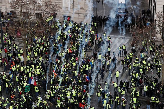 Protest hnutí žlutých vest v Paříži - 8. prosinec