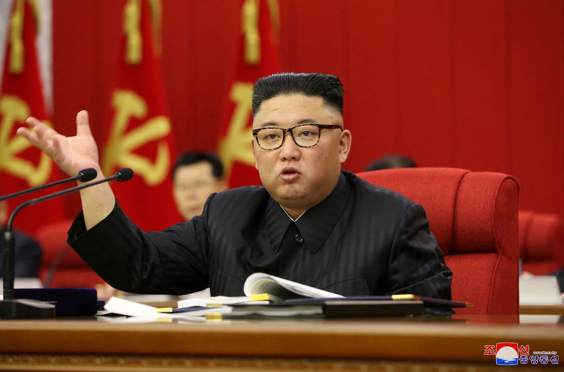 Severokorejský vůdce Kim Čong-un na stranickém zasedání.