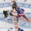 NHL, New York Rangers - Pittsburgh Penguins: Brad Richards - Jevgenij Malkin; rozhodčí  Brad Watson