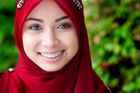 Konec sporu o hidžáb ve škole. Dívka žalobu stáhla kvůli nenávistným útokům
