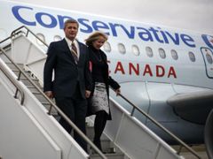 Kanadský premiér Stephen Harper s manželkou.