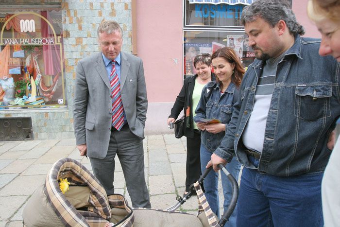 "Doufám, že se vám probudí 4.června do svobodné země"