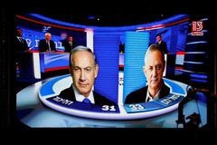 Pat v izraelských volbách. Netanjahu získá o jedno křeslo méně než jeho soupeř