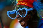 Jak ukázal světový šampionát v roce 2010, který uspořádala Jihoafrická republika, fotbal je v Africe neustále rostoucí fenomén. (Na snímku je fanoušek Demokratické republiky Kongo)