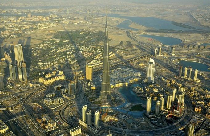 Nejvyšší stavba světa, mrakodrap Burj Dubai, se otevírá v pondělí 4. ledna 2010.