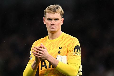 Tottenham - Newcastle. Historický souboj Čechů v Anglii, Kinský jde proti Horníčkovi