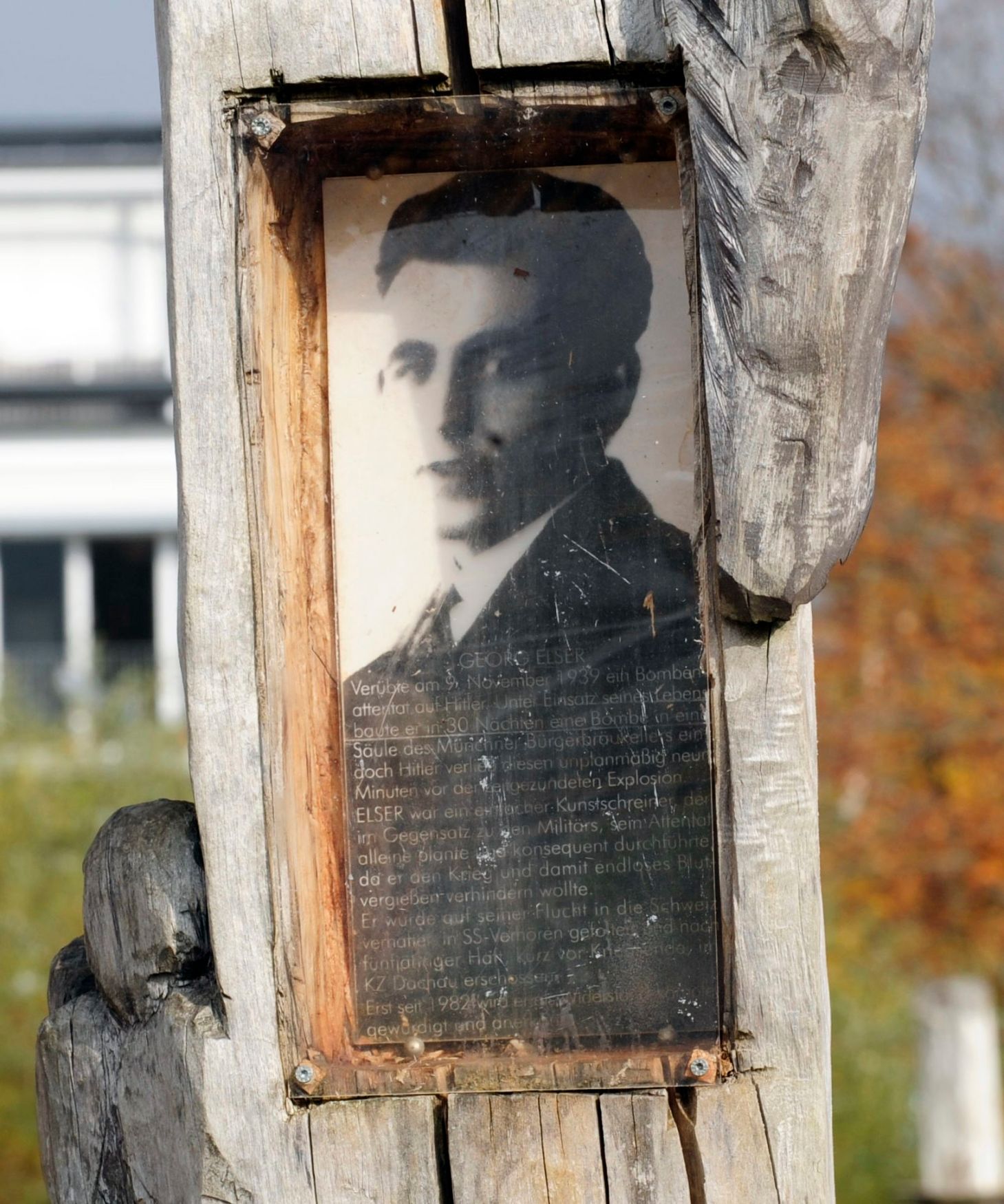 Památník Georga Elsera v německém městě Freiburg